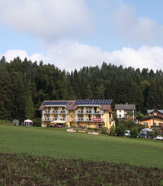 Unser Hotel - Gästehaus Götz Kratschacher Weg 15 9580 Drobollach am Faaker See